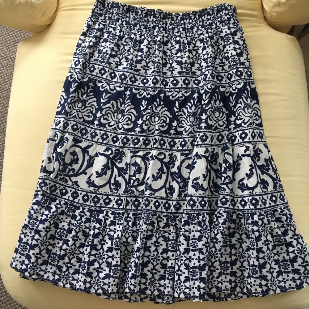Women’s Style & Co. midi skirt.